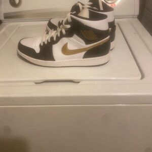 Jordan 1s Nike Black and Gold High-Tops